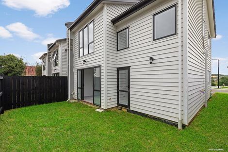 Photo of property in 11 Kaha Lane, Henderson, Auckland, 0612