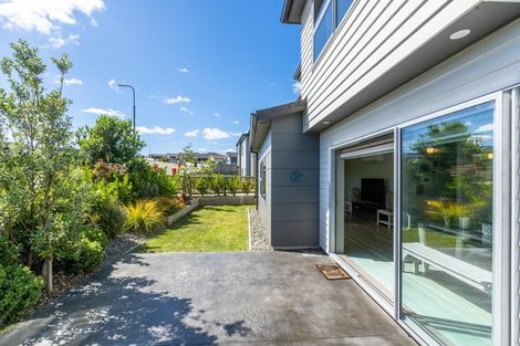 Photo of property in 90b/1 Endeavour Drive, Whitby, Porirua, 5024