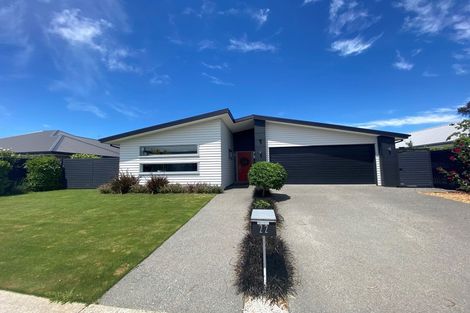 Photo of property in 22 Huntingdon Drive, Rangiora, 7400