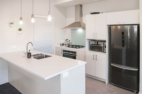 Photo of property in 17 Liberation Road, Papakura, 2110