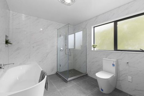 Photo of property in 5 Pihipihi Way, Crofton Downs, Wellington, 6035