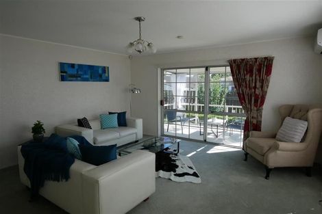 Photo of property in 1/6 Keeney Court, Papakura, 2110
