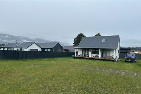 Photo of property in 16 Tomtit Crescent, Lake Hawea, 9382