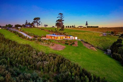 Photo of property in 94 Amreins Road, Waitakere, Henderson, 0782