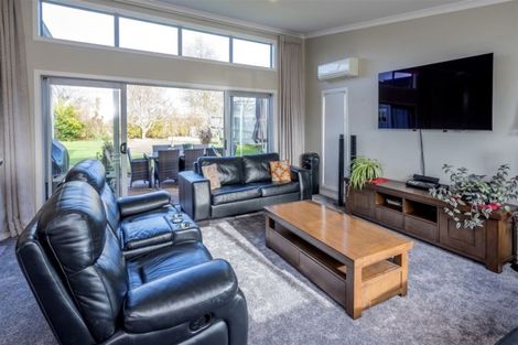 Photo of property in 54 Easton Way, Levin, 5510