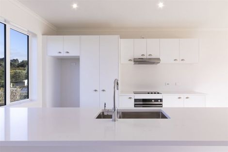 Photo of property in 11 Rauta Way, Helensville, 0800