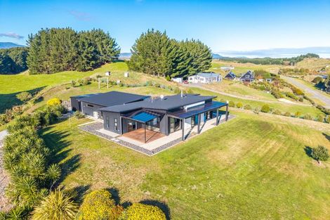 Photo of property in 9 Kristin Place, Manakau, Levin, 5573
