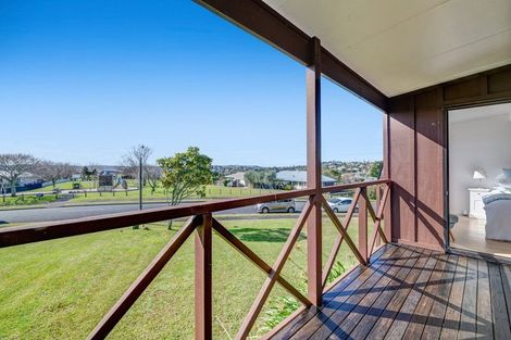 Photo of property in 24 Bronzewing Terrace, Unsworth Heights, Auckland, 0632