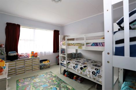 Photo of property in 16 Matai Place, Hawera, 4610