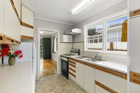 Photo of property in 10 Mimihau Grove, Wainuiomata, Lower Hutt, 5014
