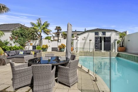 Photo of property in 2/15 Craig Road, Milford, Auckland, 0620