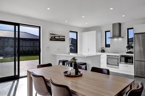 Photo of property in 27 Horoatua Street, Bell Block, New Plymouth, 4312