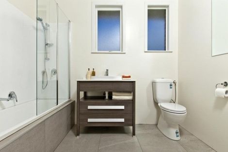 Photo of property in 20 Crompton Road, Massey, Auckland, 0614