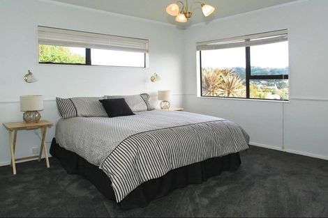 Photo of property in 32 James Cook Drive, Whitby, Porirua, 5024
