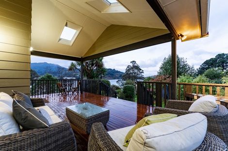 Photo of property in 8 Cove Street, Roseneath, Port Chalmers, 9023