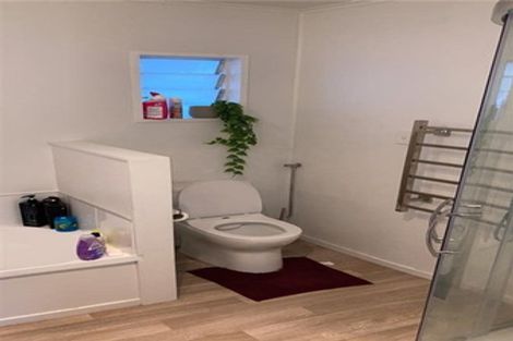 Photo of property in 18a Sylvan Crescent, Te Atatu South, Auckland, 0610