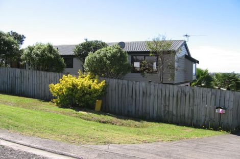 Photo of property in 589c East Coast Road, Browns Bay, Auckland, 0632