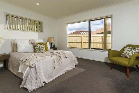 Photo of property in 66 Wattle Farm Road, Wattle Downs, Auckland, 2103