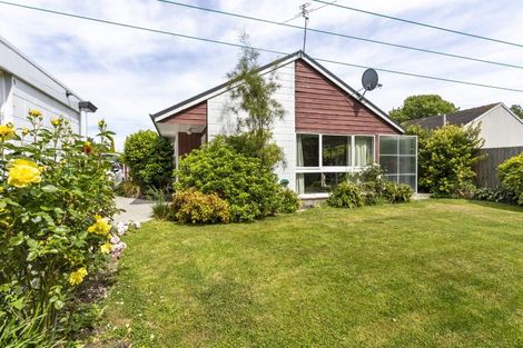 Photo of property in 8 Ashfield Place, Ilam, Christchurch, 8041