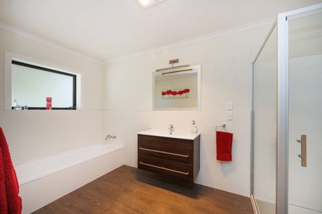 Photo of property in 34 Hazelhurst Line, Kelvin Grove, Palmerston North, 4470