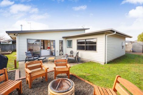 Photo of property in 65a Rosalie Terrace, Kelvin Grove, Palmerston North, 4414