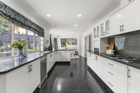 Photo of property in 9 Nathan Close, Somerville, Auckland, 2014