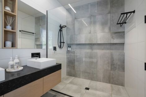 Photo of property in 5 Forest Heights, Wanaka, 9305