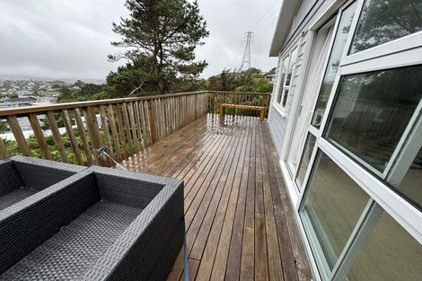 Photo of property in 42 Edgecombe Street, Newlands, Wellington, 6037