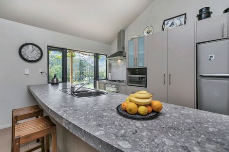 Photo of property in 11 Pineview Lane, Helensville, 0875