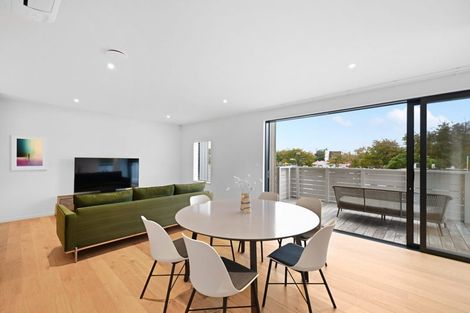 Photo of property in 1/2 Manning Street, Hamilton Central, Hamilton, 3204