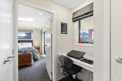 Photo of property in 15 Peter Way Place, Glenview, Hamilton, 3206