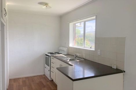 Photo of property in 112 Lynwood Road, New Lynn, Auckland, 0600