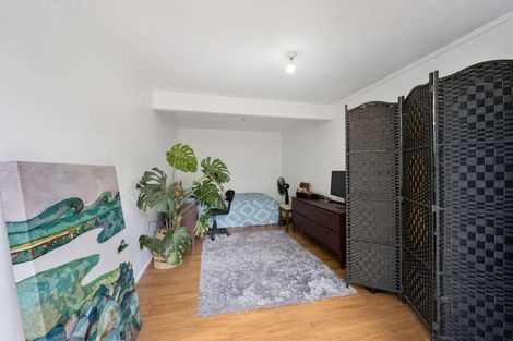 Photo of property in 3 Loughanure Place, Massey, Auckland, 0614