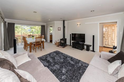 Photo of property in 16 Glamorgan Drive, Torbay, Auckland, 0630