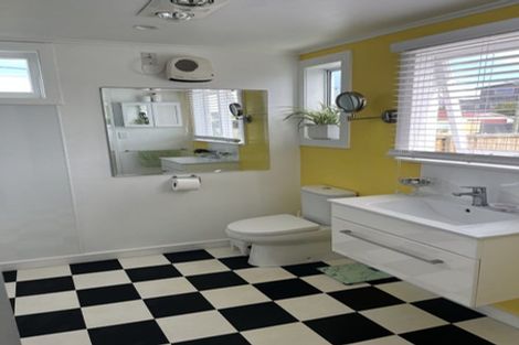 Photo of property in 8 Effingham Street, North New Brighton, Christchurch, 8083