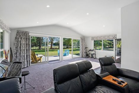 Photo of property in 52 Nimmo Avenue West, Waikanae, 5036