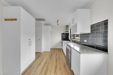 Photo of property in 9 Southview Place, Wattle Downs, Auckland, 2102