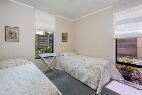 Photo of property in 103 Aberdeen Road, Castor Bay, Auckland, 0620