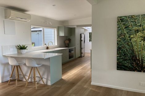 Photo of property in 60 Kauri Point Road, Laingholm, Auckland, 0604