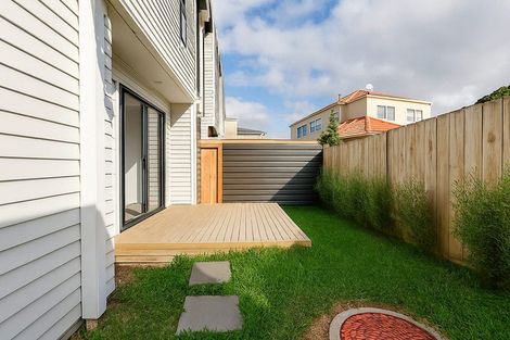 Photo of property in 8/5 Chevis Place, Pakuranga, Auckland, 2010