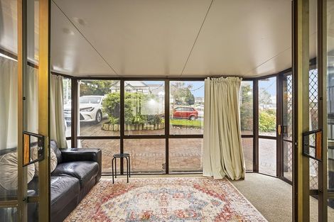 Photo of property in 1 Mahoe Street, Melville, Hamilton, 3206