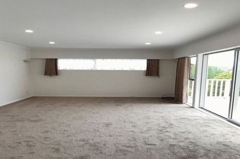 Photo of property in 21 Shanaway Rise, Hillcrest, Auckland, 0627