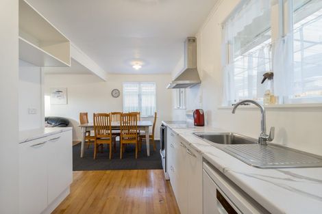 Photo of property in 21 Arlette Place, Massey, Auckland, 0614