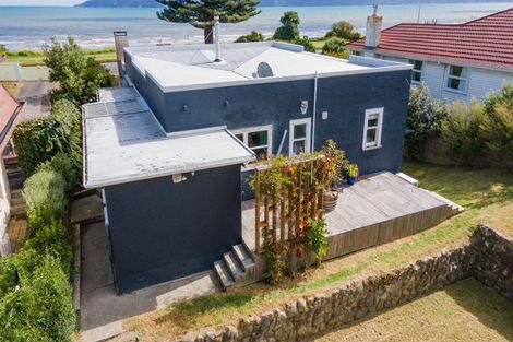 Photo of property in 79 Marine Parade, Paraparaumu Beach, Paraparaumu, 5032