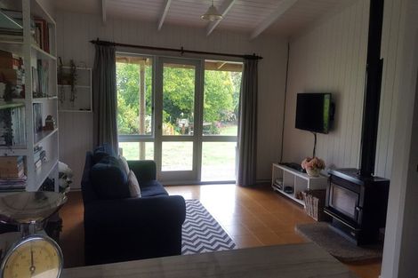 Photo of property in 52 Takiroa Street, Urenui, 4375