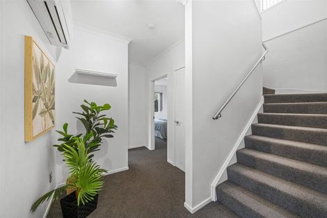 Photo of property in 43a Stewart Drive, Newlands, Wellington, 6037