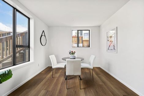 Photo of property in 28 Cathie Place, Karori, Wellington, 6012