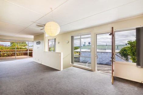 Photo of property in 32 Puriri Street, Hilltop, Taupo, 3330