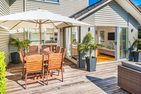 Photo of property in 5 Mural Place, Greenhithe, Auckland, 0632
