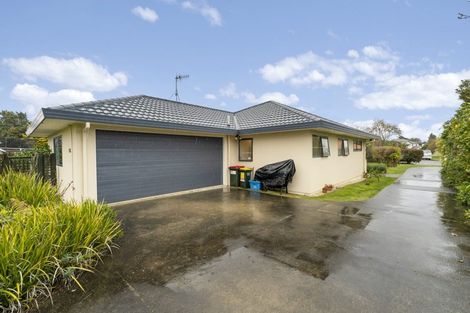 Photo of property in 8 Leigh Place, Paraparaumu Beach, Paraparaumu, 5032